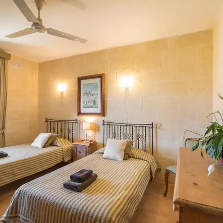 Ta' Gianni Villa Xewkija