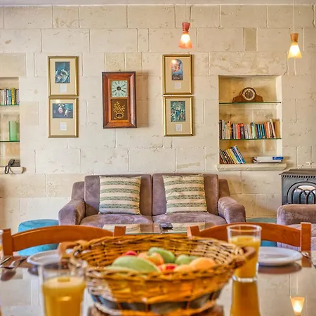 Ta' Gianni Villa Xewkija
